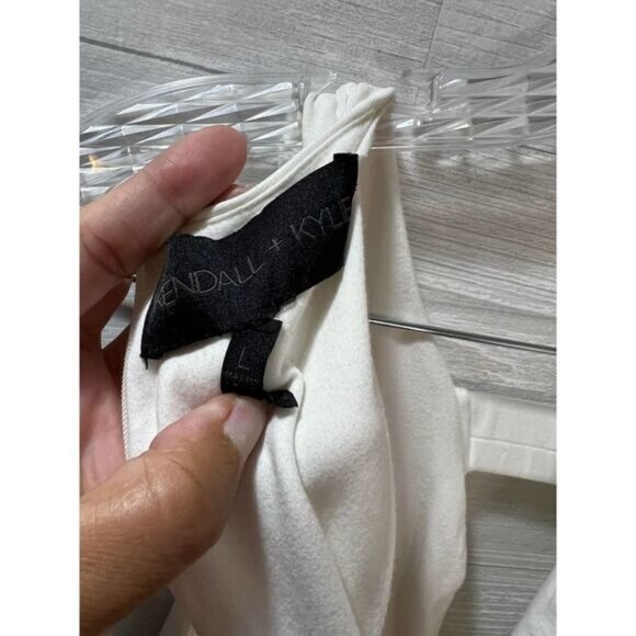 White Sleeveless Cutout Midi Dress With Keyhole Front & Open Back Design - Picture 8 of 8